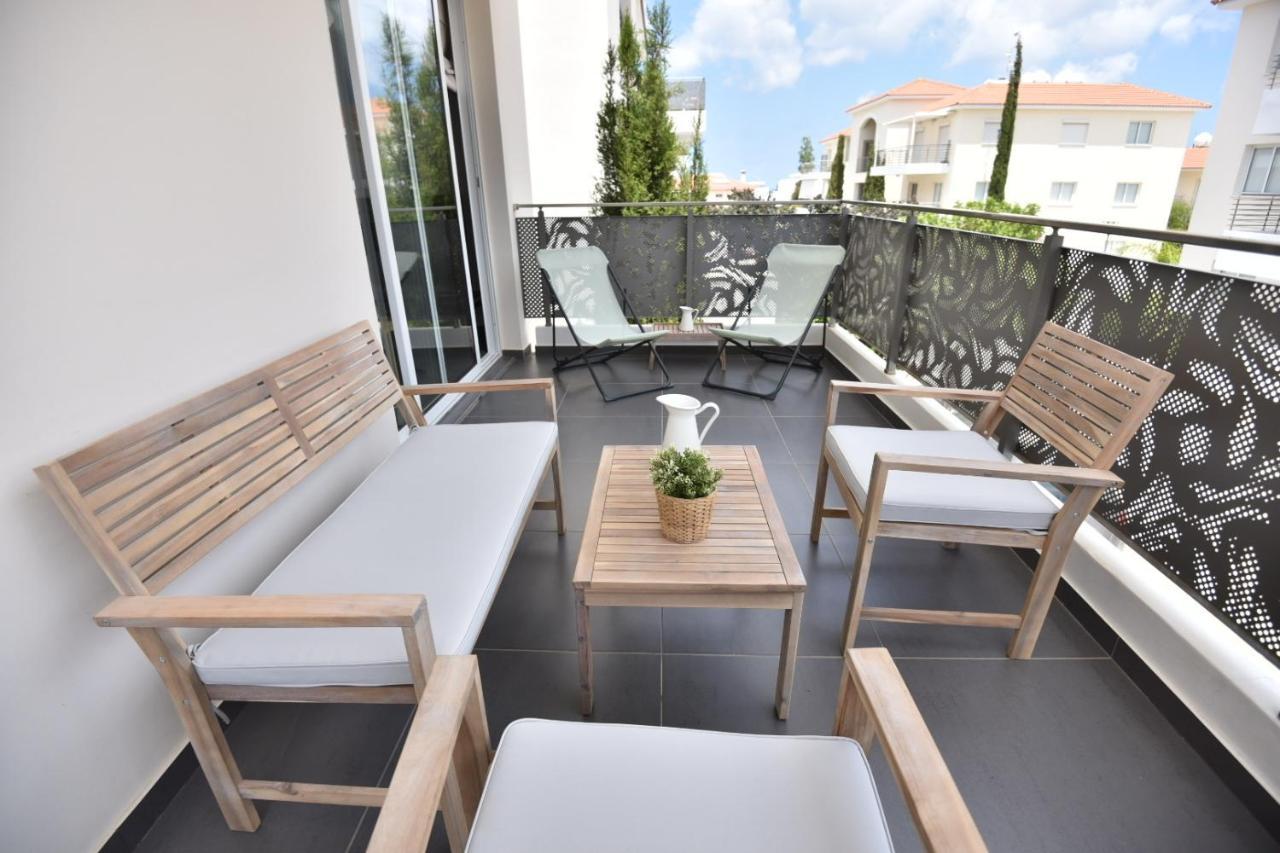 Limegrove Holiday Apartment โปรทาราส ภายนอก รูปภาพ